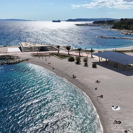 Small Pearl Apartment *