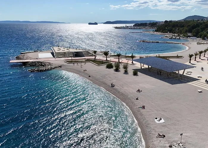 Small Pearl Apartment *